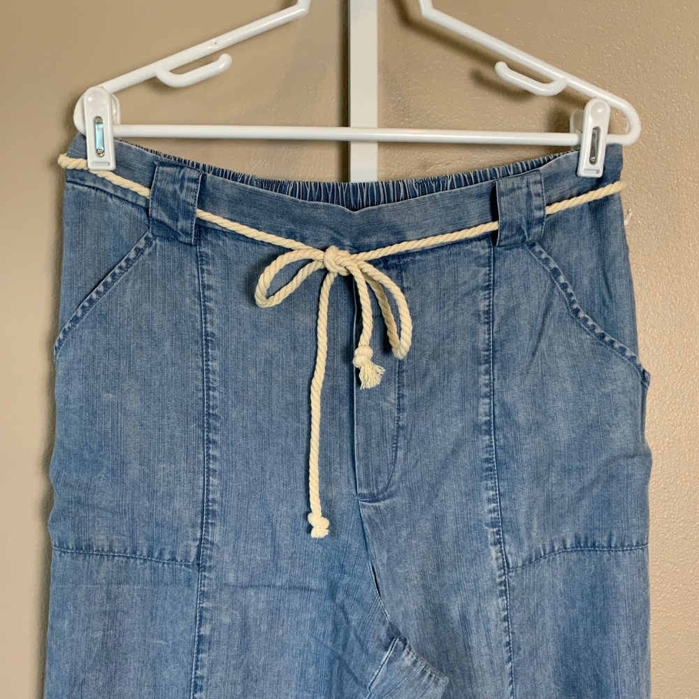 Jane + Delancey Chambray Lightweight Cropped Belted Pants - Picture 4 of 16